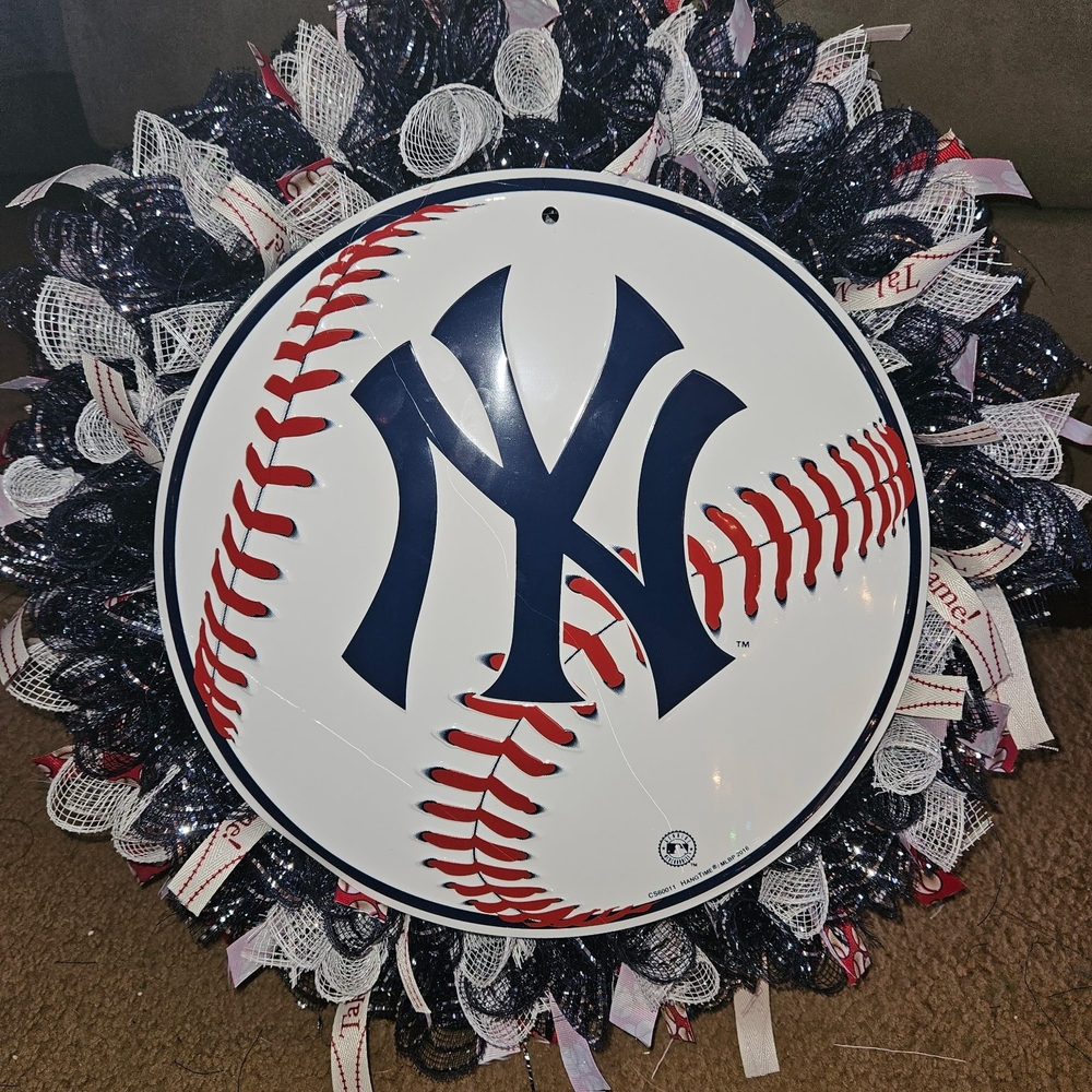 Any Sports Wreath & Animal